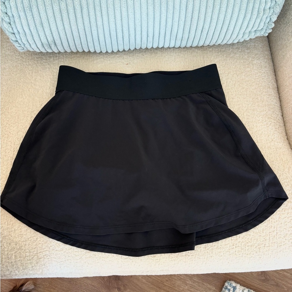 Artizia TNA Tennis Skirt with built in shorts (Black XS)